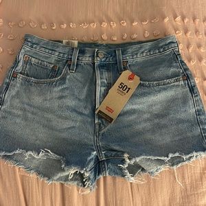 NWT Levi’s 501 Women’s shorts size 30